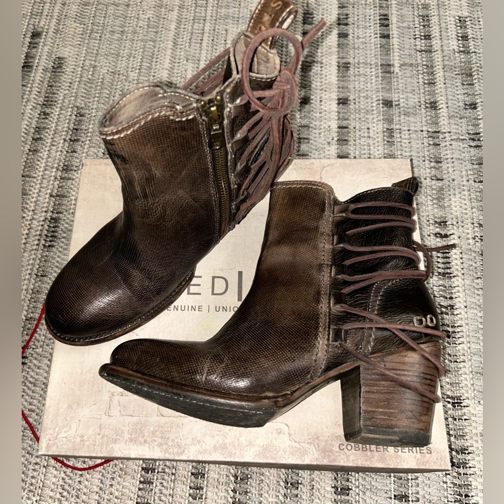 Bed stu boots Blaire Boots. Size 9.5 (IMO runs small more like 8.5) READ.